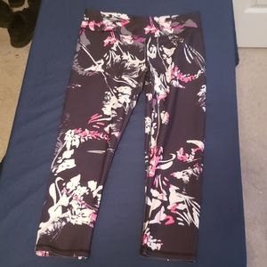 Fabletics Winn mid rise capri